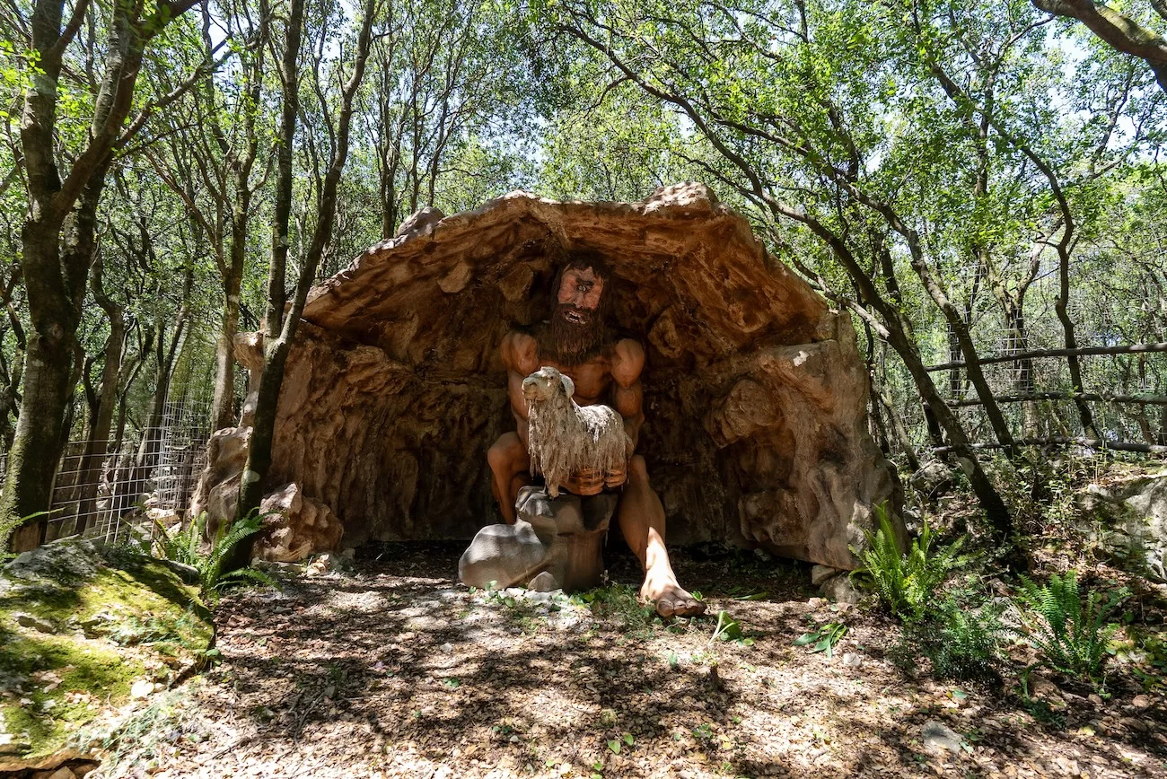 02. Κύκλωπας Πολύφημος Δραστηριότητες για παιδιά στην Κεφαλονιά | Φυσικό Θεματικό πάρκο στην Κεφαλονιά | Odysseus Theme Park Kefalonia | Το μοναδικό φυσικό θεματικό πάρκο για το ταξίδι του Οδυσσέα!